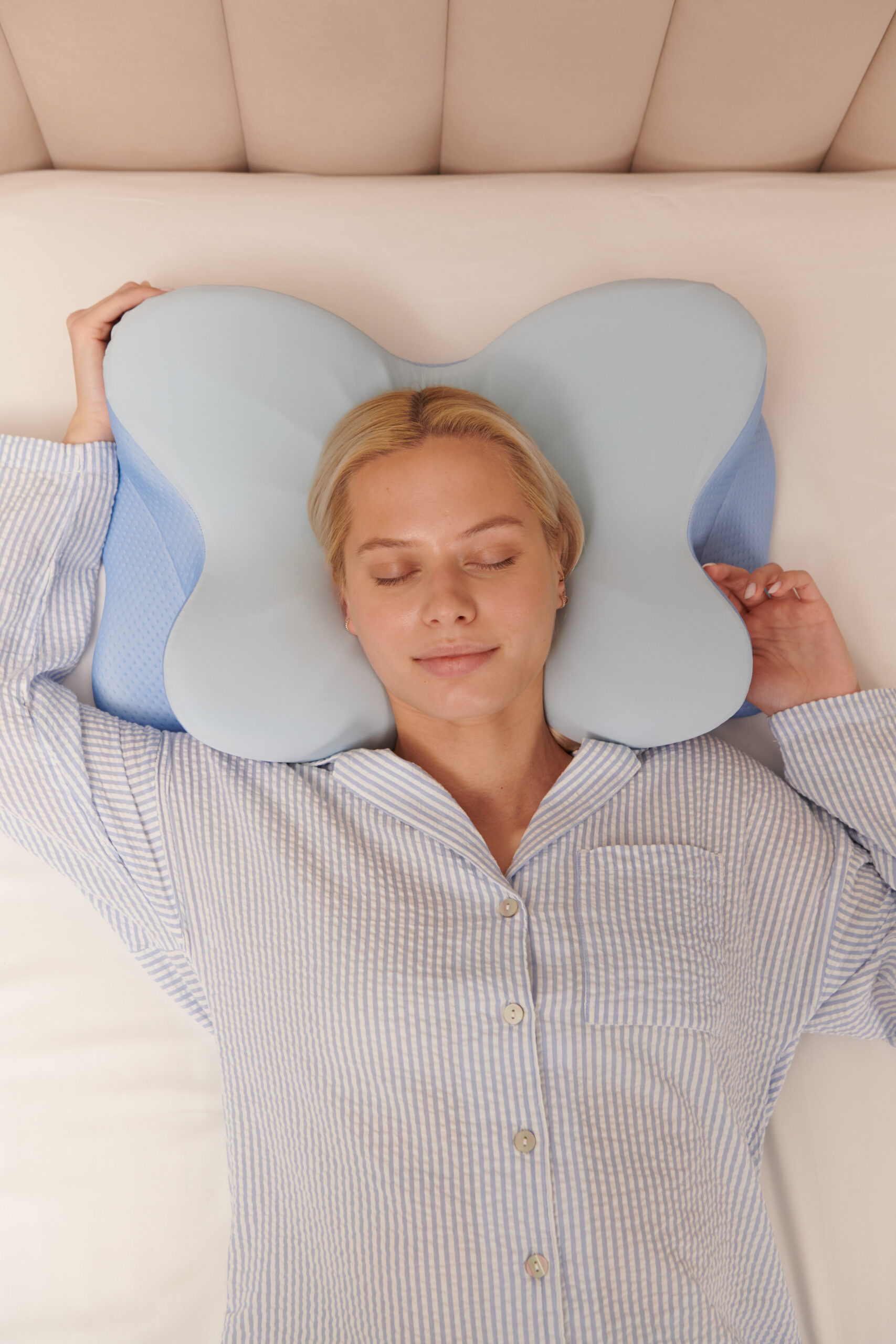 Woman sleeping with Derila Ergo